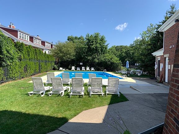 3rd image of 142 Quincy Shore Dr Unit 142