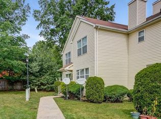 376 Keswick Dr #376, Piscataway, NJ 08854