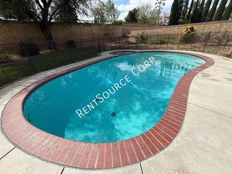 40270 Homeridge Dr — Photo 32