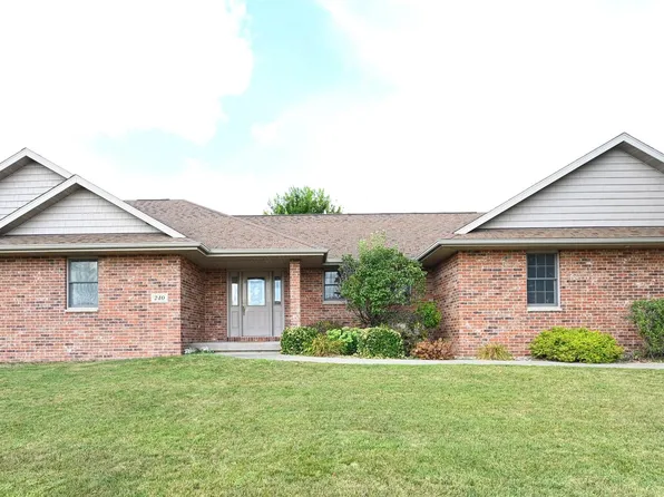 240 Winslow Dr, Manchester, IA 52057