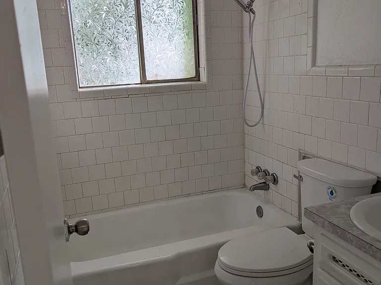 3416 Eastwood Cir — Photo 6