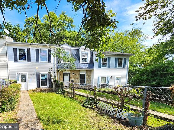 2nd image of 1005 Waterside Ct