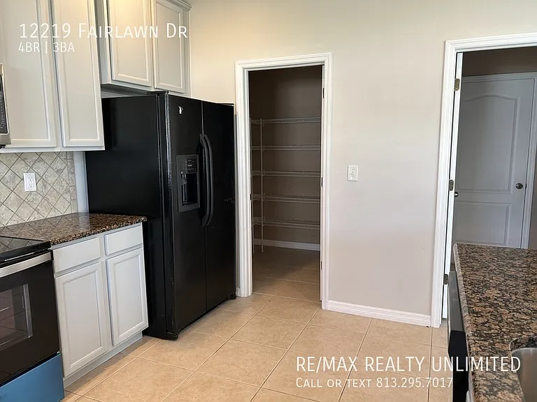 12219 Fairlawn Dr — Photo 10