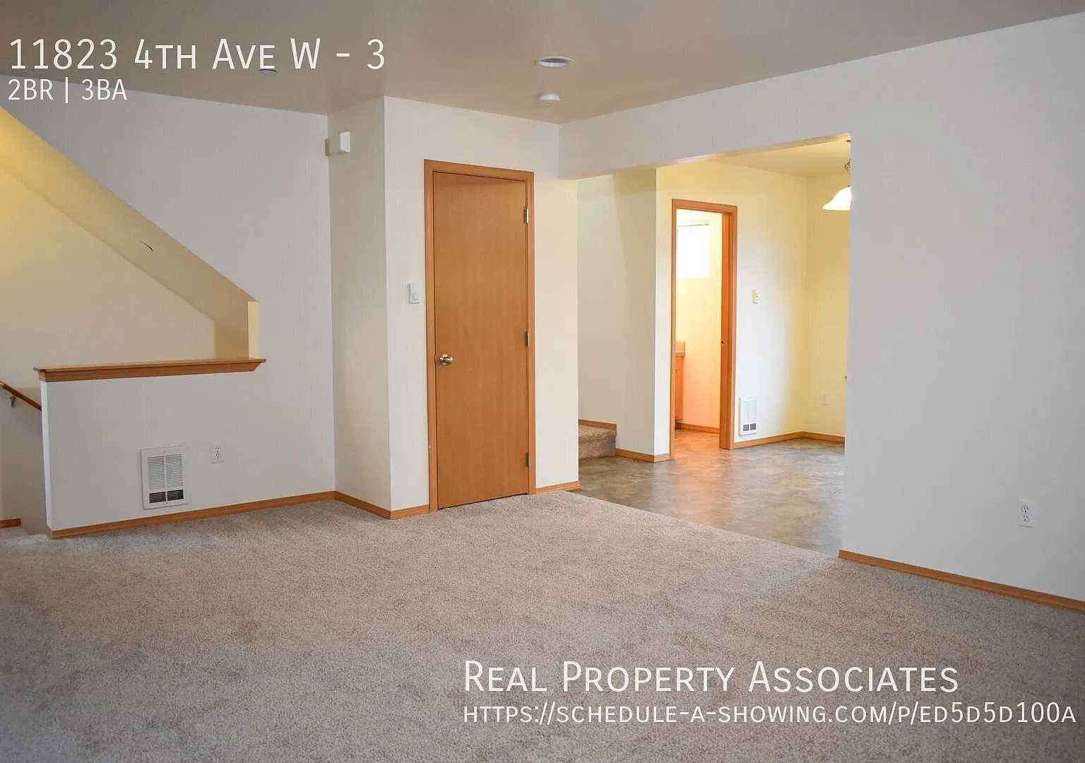 Spacious Townhome In South Everett * $500 Off 1st Full Months Rent — Photo 4
