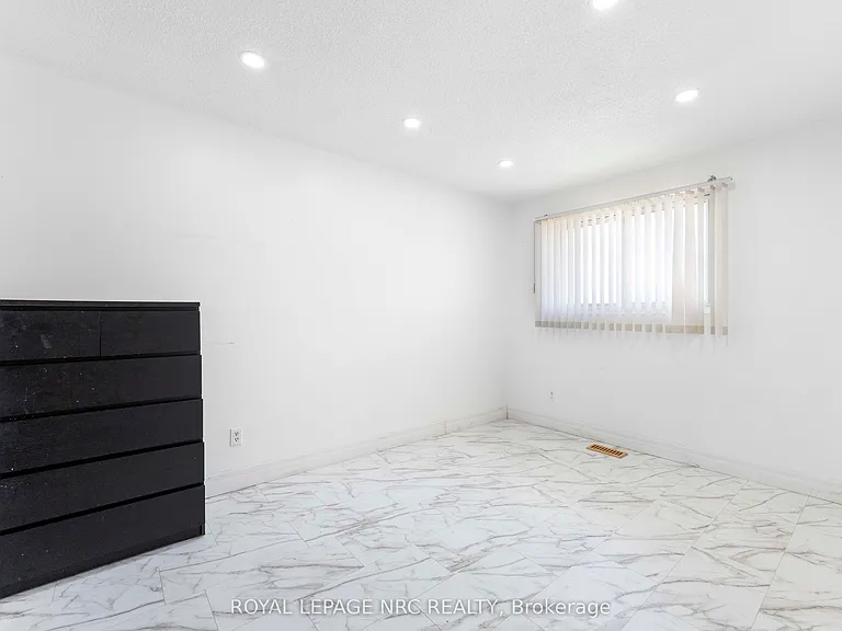 35 Eugene St — Photo 25