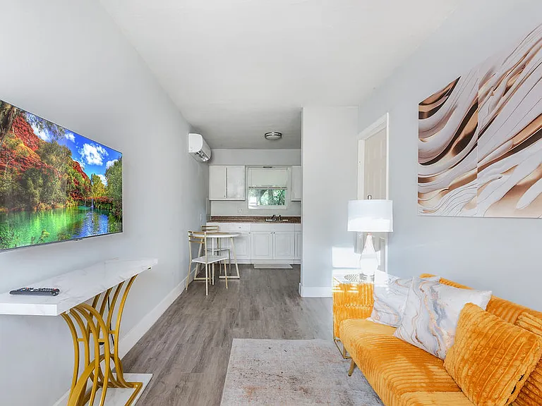 1826 Sherman St #9 — Photo 3