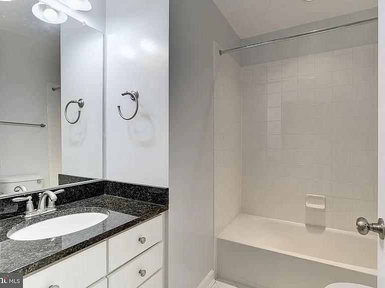 7576 Maidenhead Dr — Photo 20