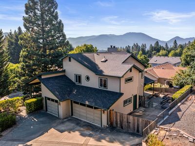 2160 NW Crown St, Grants Pass, OR, 97526