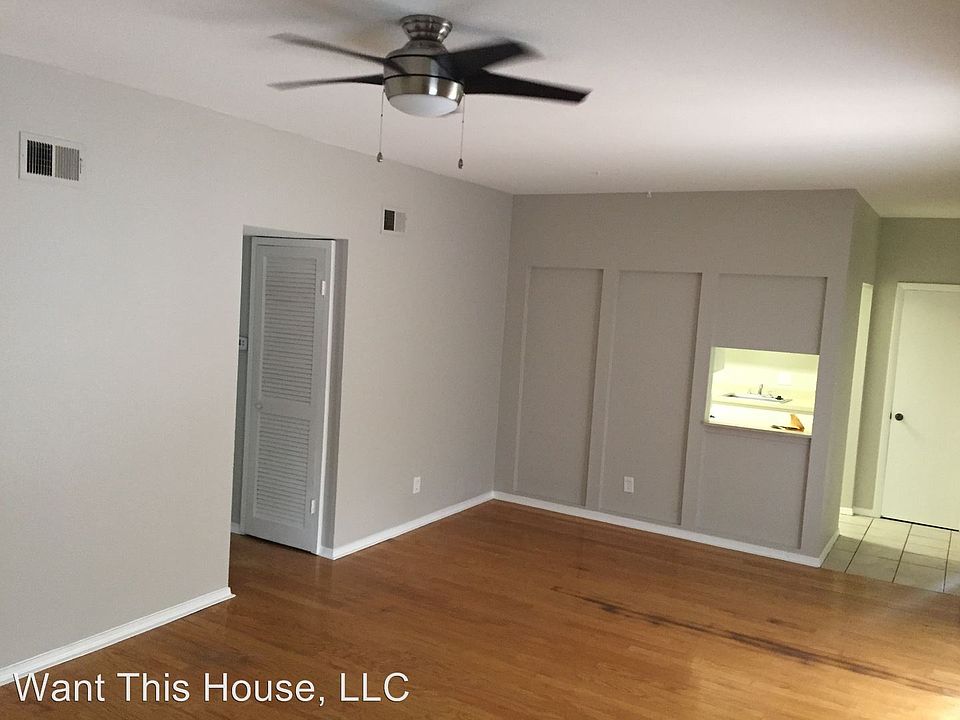 1st image of 115 S Lois Ave APT 212