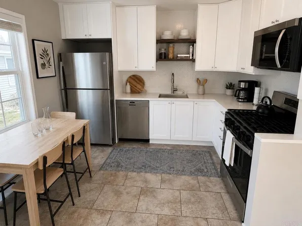 8659 Summerdale Rd, San Diego, CA 92126