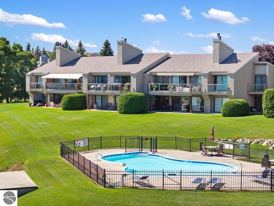 1st image of 1026 Marina Bluff Dr