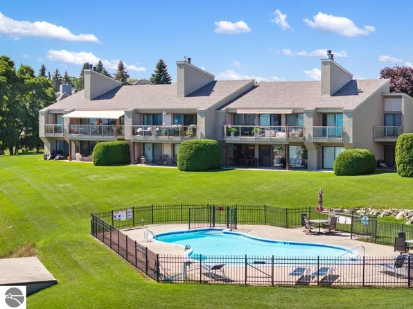 1026 Marina Bluff Dr #13, Charlevoix, MI 49720