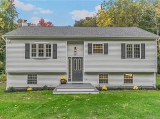 37 South Rd, Bozrah, CT 06334
