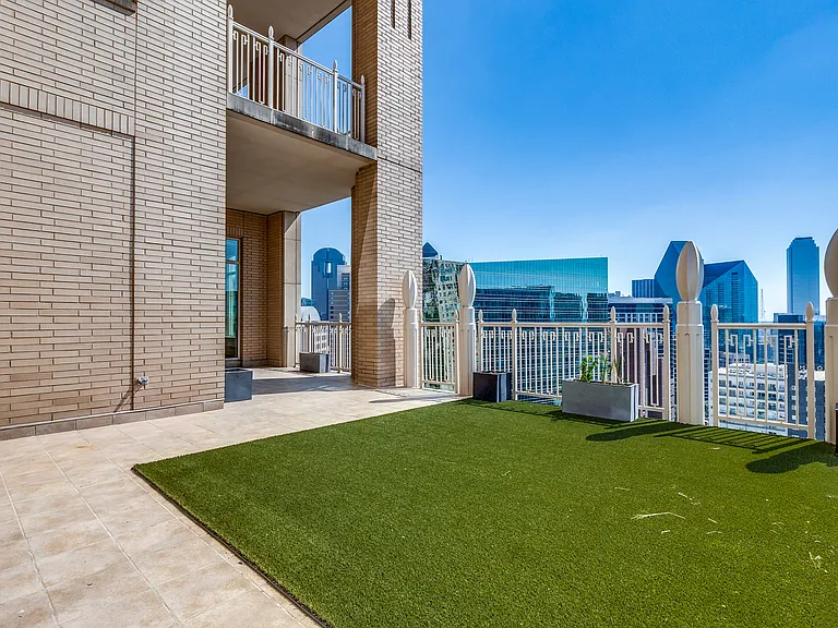 2555 N Pearl St #2001 — Photo 22