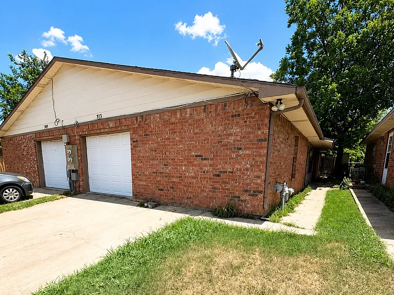 313 Casie Ct #313 — Photo 1