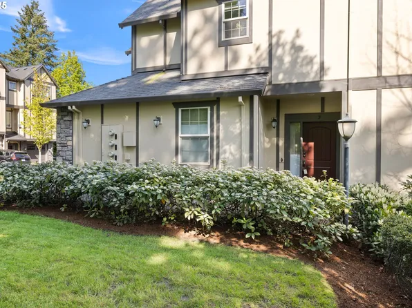 3646 SW Baird St Unit 3, Portland, OR 97219