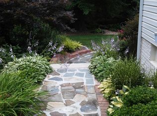 2165 Chain Bridge Rd, Vienna, VA 22182