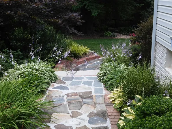 2165A Chain Bridge Rd #1, Vienna, VA 22182