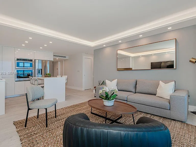 2301 Collins Ave #739 — Photo 4