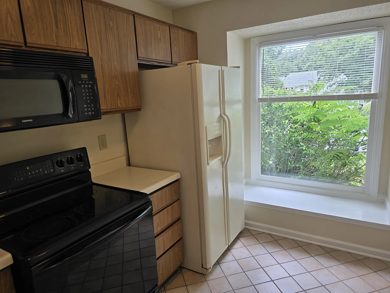 2 bed, 1.5 bath, 1088 sqft, $1,550 — Photo 4