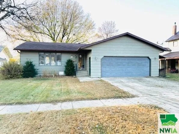 211 S Tama St, Rock Rapids, IA 51246