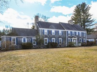 2 Toll House Ln, West Hartford, CT 06117