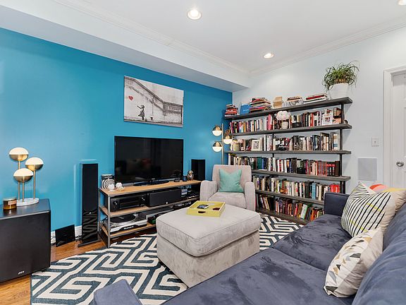 5th image of 4909 N Janssen Ave APT 2W