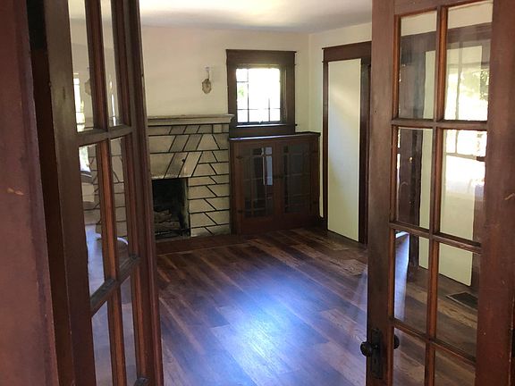 3rd image of 824 E University St #1