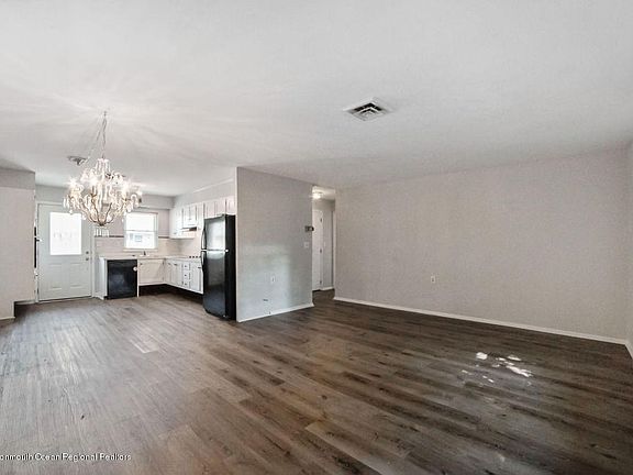 5th image of 335D Canterbury Ct #1004
