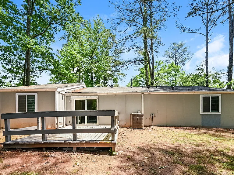 1860 Suwanee Ridge Ct — Photo 16