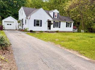 61 Tamarack Dr, Rochester, NY 14622