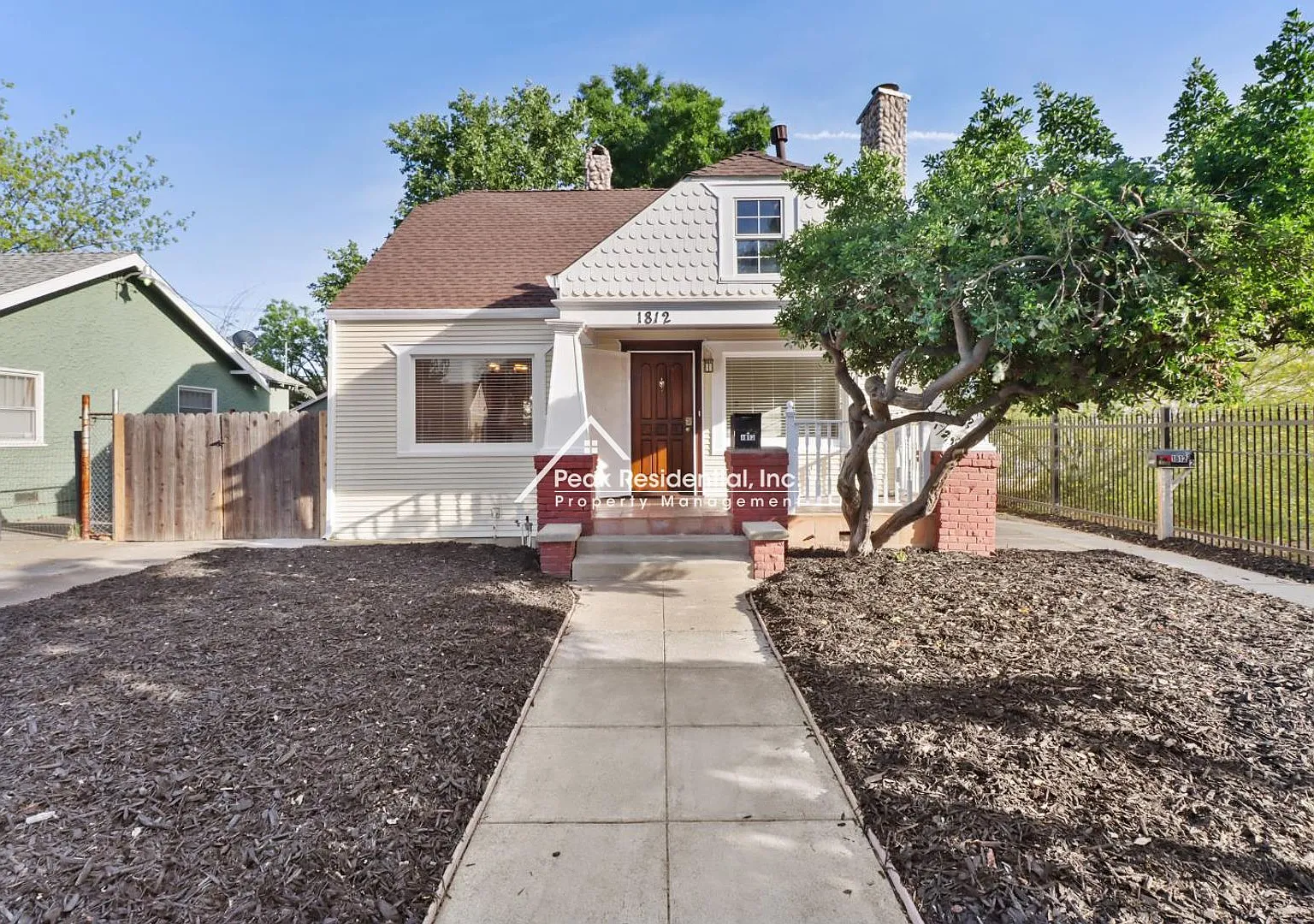 Charming 3bd/2ba Sacramento Duplex — Photo 1