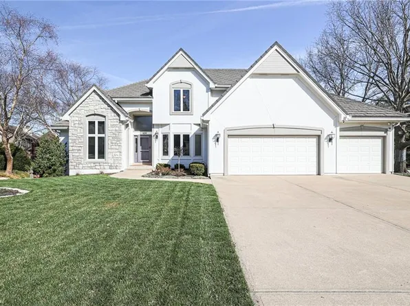 604 NE Rushbrook Dr, Lees Summit, MO 64064