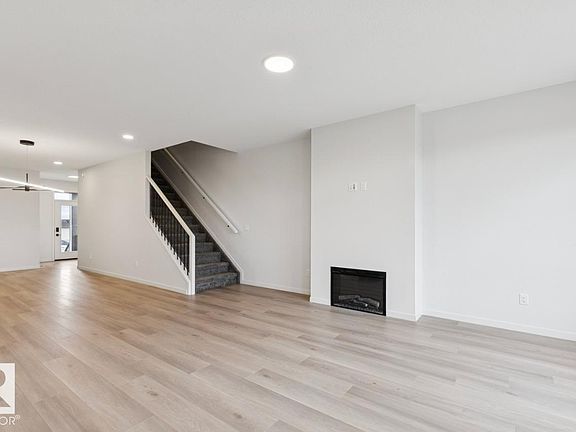 5th image of 3019 5th Ave SW