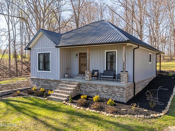 3rd image of 151 Saffles Ln