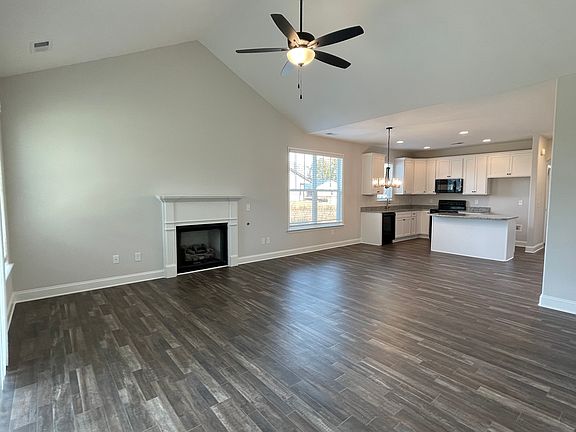 4th image of 2318 Davenport Ct