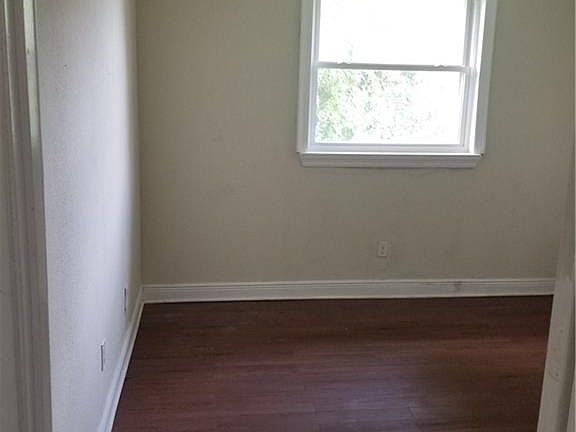 5th image of 2027-33 Pace Blvd