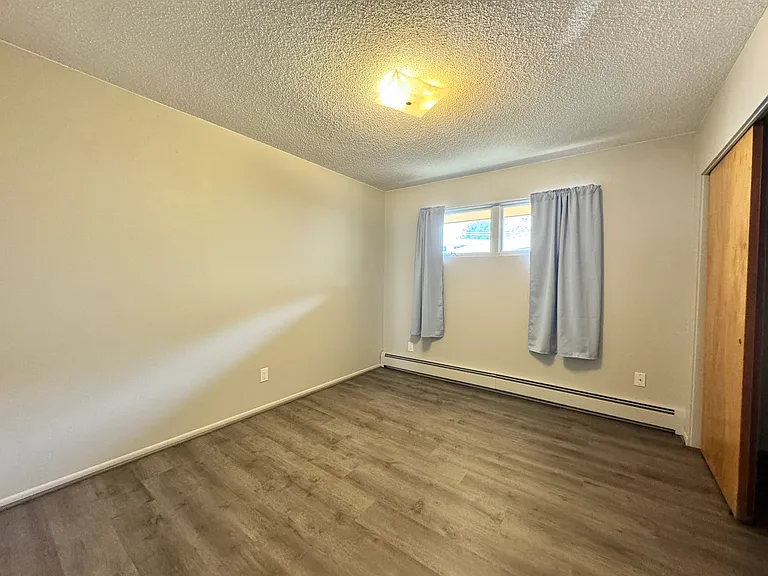 1091 Helena Ave — Photo 9