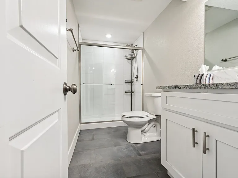 1631 S Allison St — Photo 14