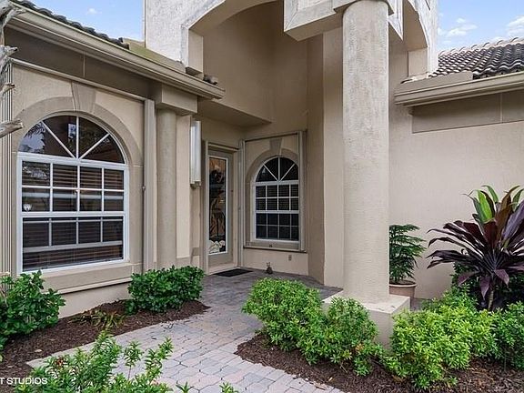 3rd image of 7034 Torrey Pines Cir