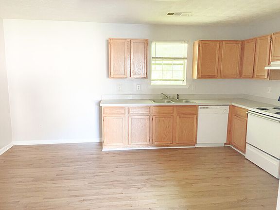 4th image of 111 W Burke St APT B5