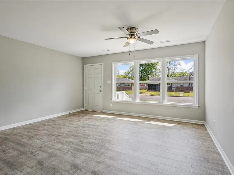 213 Lynnhaven Dr — Photo 14