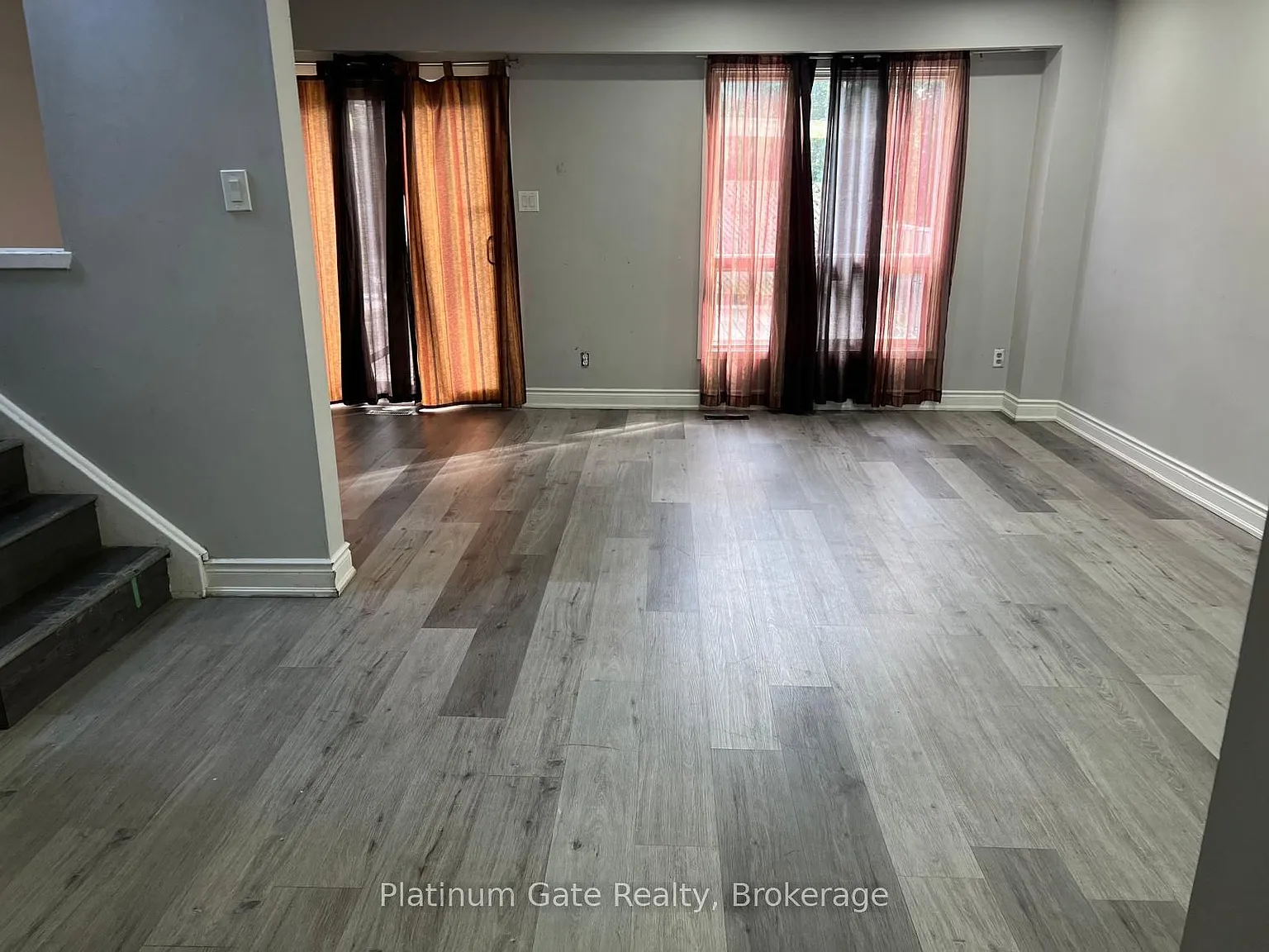 4 bed, $2,950 — Photo 2