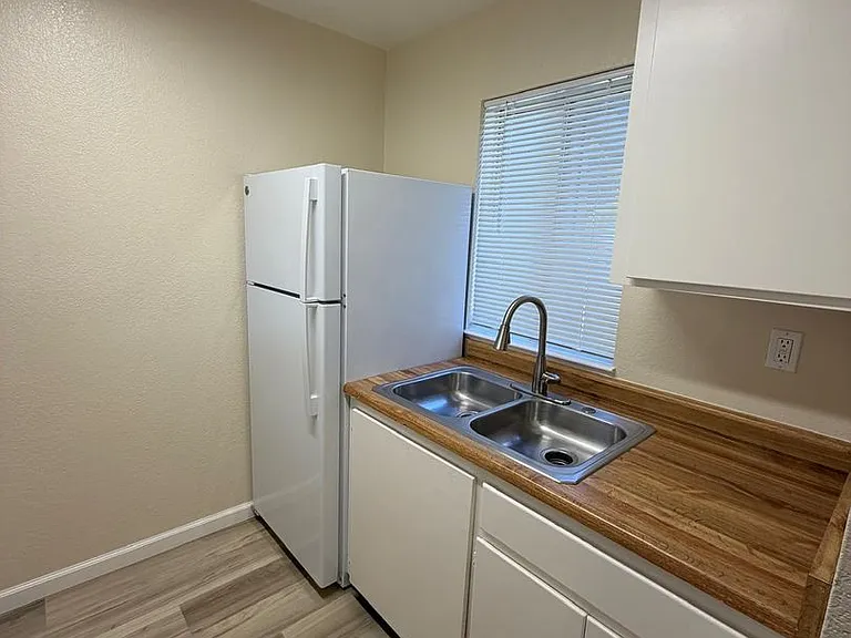 Westbrook Townhomes — Photo 15