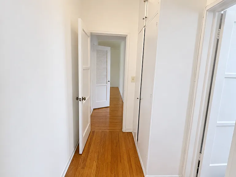 6010 Franklin Ave #4 — Photo 18