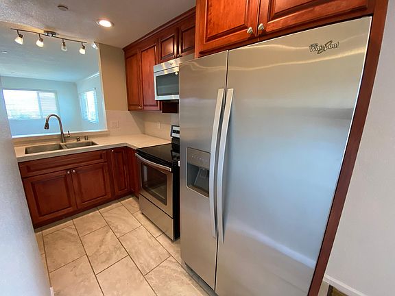 3rd image of 2081 Whitman Way APT 422