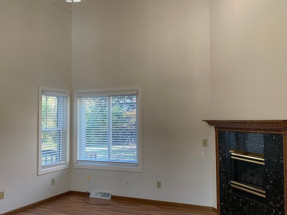 4th image of 1204 N High Point Rd #1204