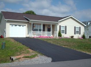 368 Dinali Dr, Martinsburg, WV 25403