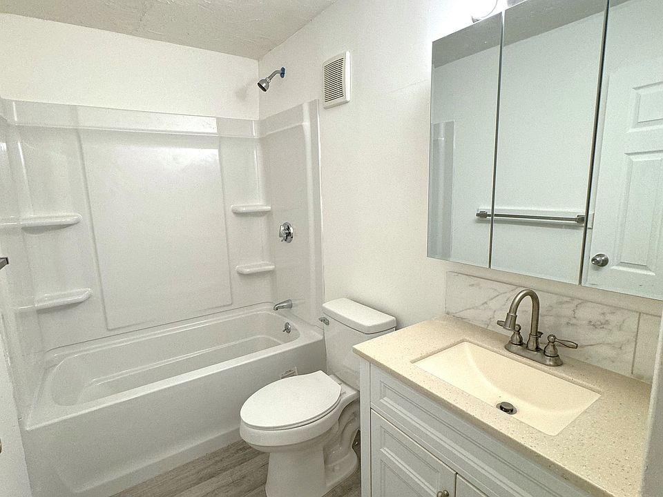1st image of 608 South St #10