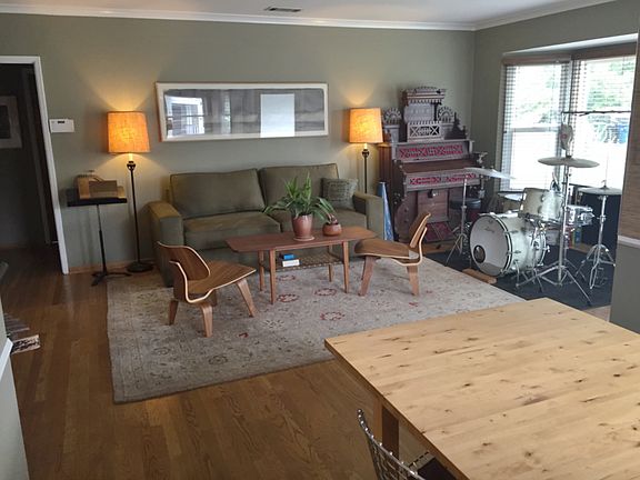5th image of 2925 Greenfield Ave